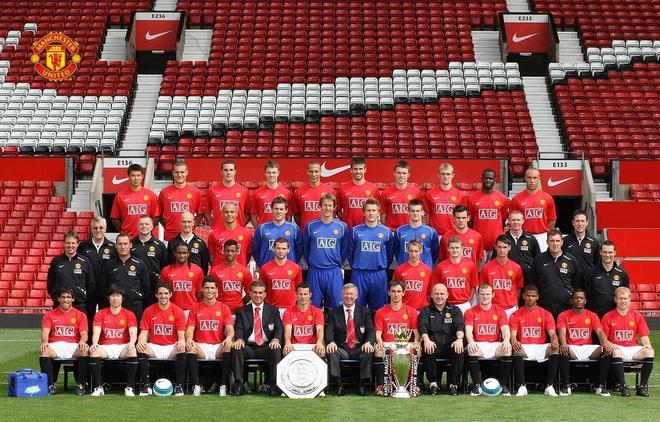 手感火热！布克半场13中7怒砍20分5助攻（火力全开！布克半场13投7中砍下20分5助攻）