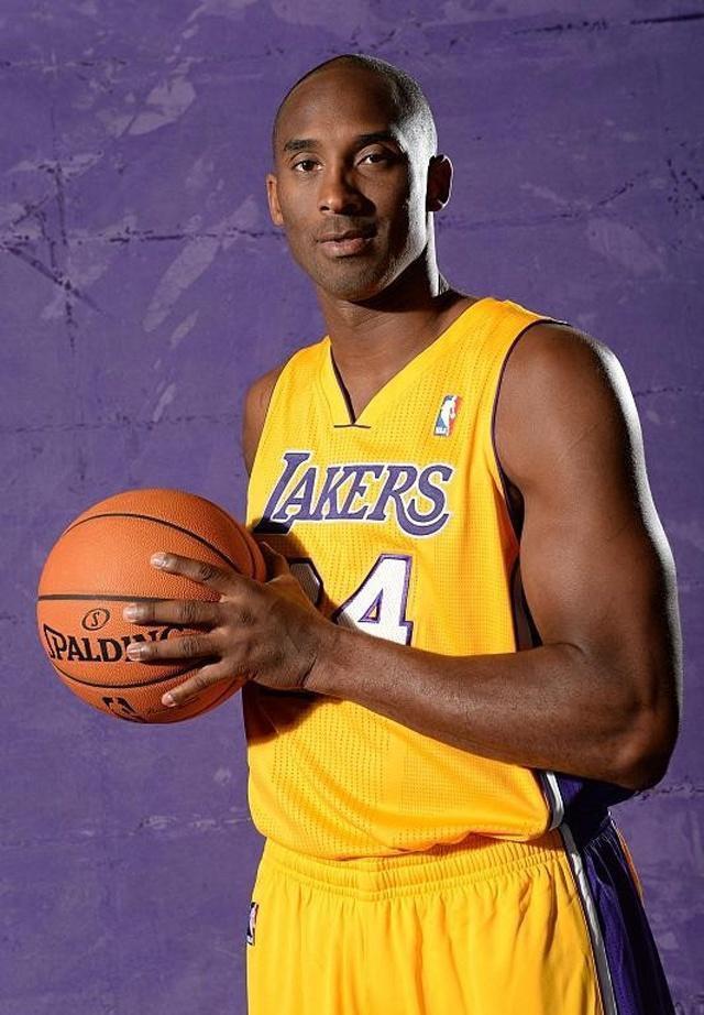 赖斯：我们在幕后有领导小组，比赛日的时候会各抒己见（赖斯：队内有领袖小组，比赛日大家畅所欲言）