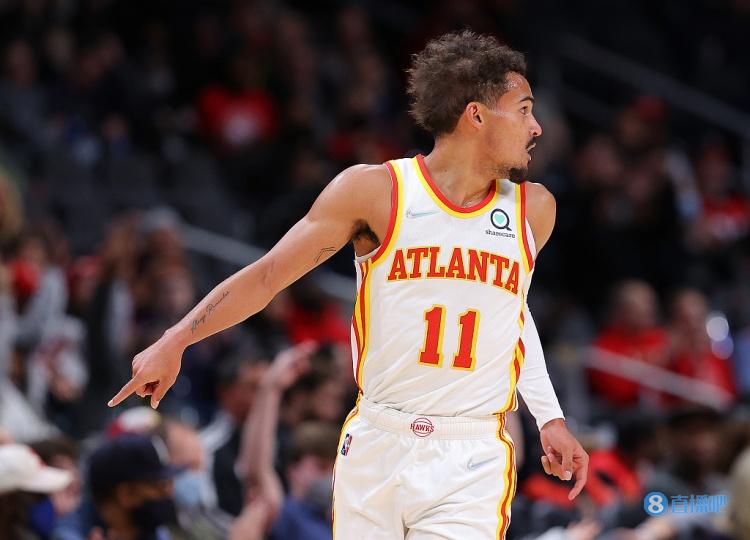 库里狂轰48分留遗憾，最后时刻致命失误葬送逆转希望（库里48分空砍，末秒致命失误断送逆转）