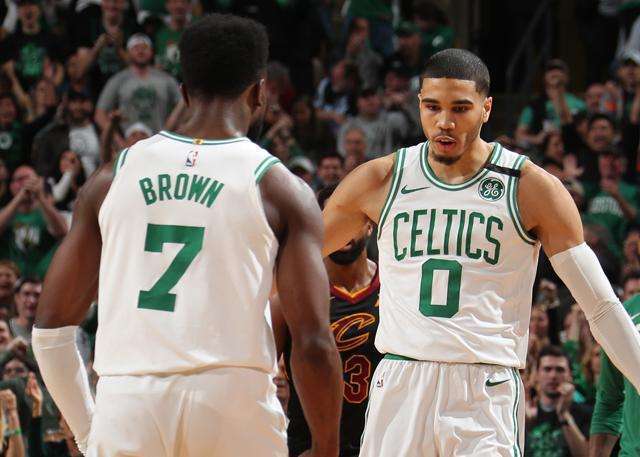 中英青训交流会嘉宾：绝杀韩国转型后卫；枪手铁闸曾获世界杯（中英青训交流会嘉宾：曾绝杀韩国后改踢后卫；阿森纳铁卫系世界杯得主）