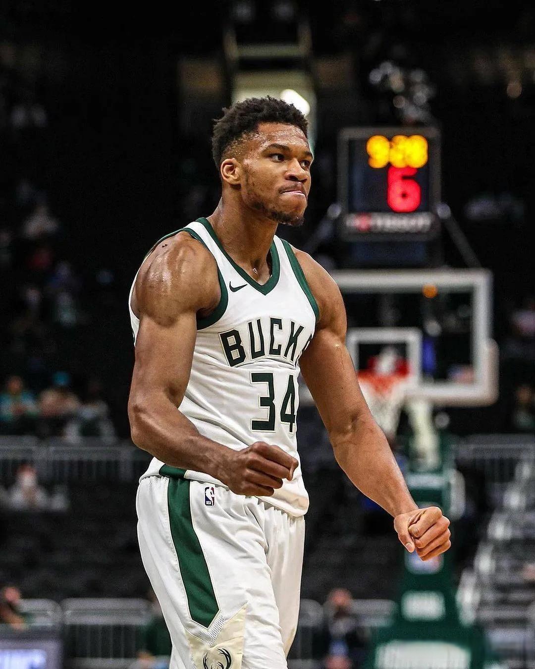 世界报：皇马开会讨论了阿隆索未来，对曼城将是他的最后机会（世界报：皇马召开会议商议阿隆索去留，战曼城或成其最后机会）