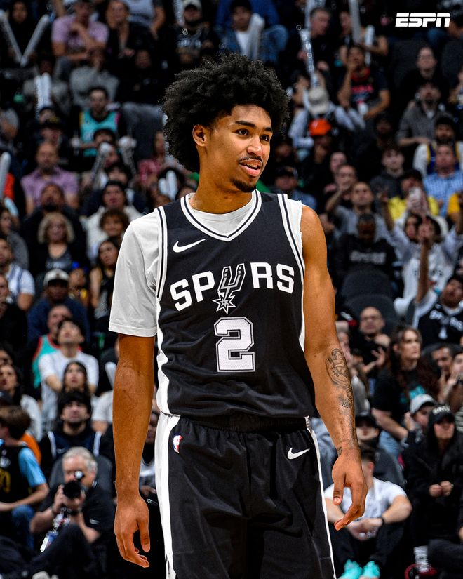 U22国足木塔力甫：命运的洪流不可阻挡，我的答案是“向前”（U22国足木塔力甫：命运洪流汹涌而至，我的选择唯有向前）