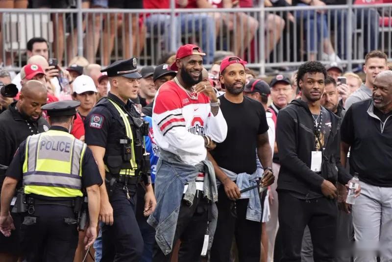 客战阿森纳时拜仁仅创造0.65个预期进球，为本赛季最低（拜仁客场对阿森纳仅录得0.65预期进球，刷新本赛季新低）