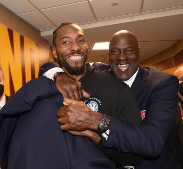 内托踢中锋？马雷斯卡：我们想掌控球权并不断冲击巴萨的防线（内托改打中锋？马雷斯卡：要以控球为主，持续冲击巴萨防线）