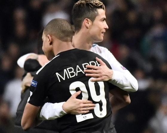 成都蓉城高歌猛进直冲前四（成都蓉城势如破竹冲击前四）