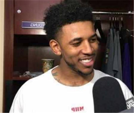 海港战武里南联海报：以物理试卷为背景，解“南”题（海港对阵武里南联海报：物理试卷作底，破解“南”题）